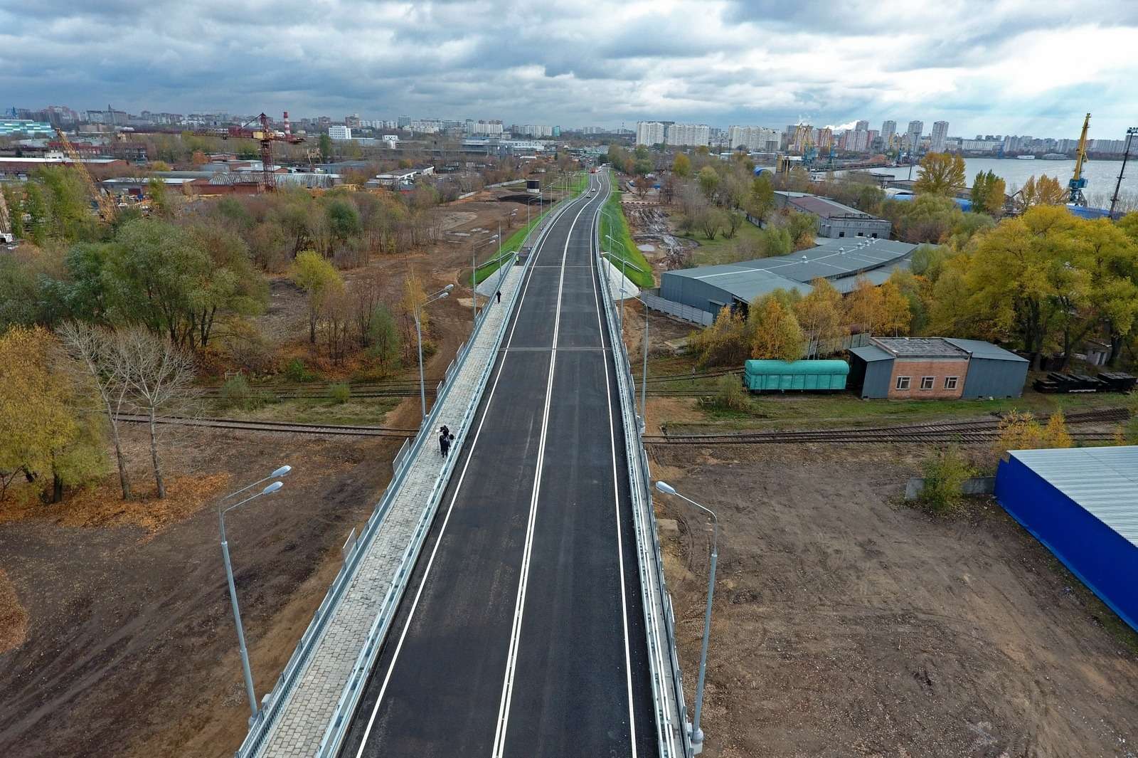 Открыли новый путепровод на юго-востоке Москвы к Печатникам — фото 808109