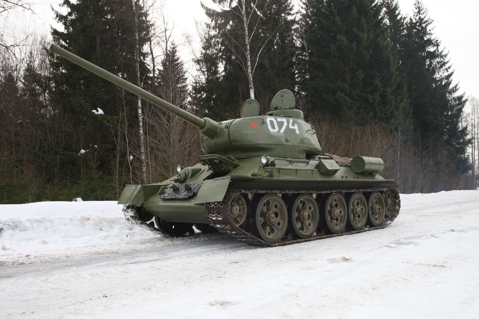 Танк Т-34: огнем и маневром — фото 684016