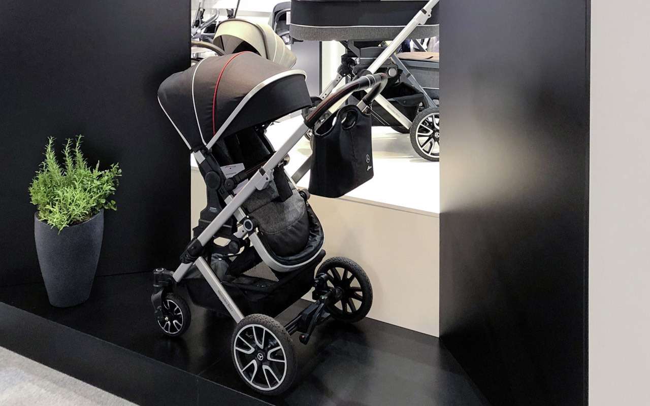 В Mercedes-Benz сделали коляску для младенцев — фото 918577