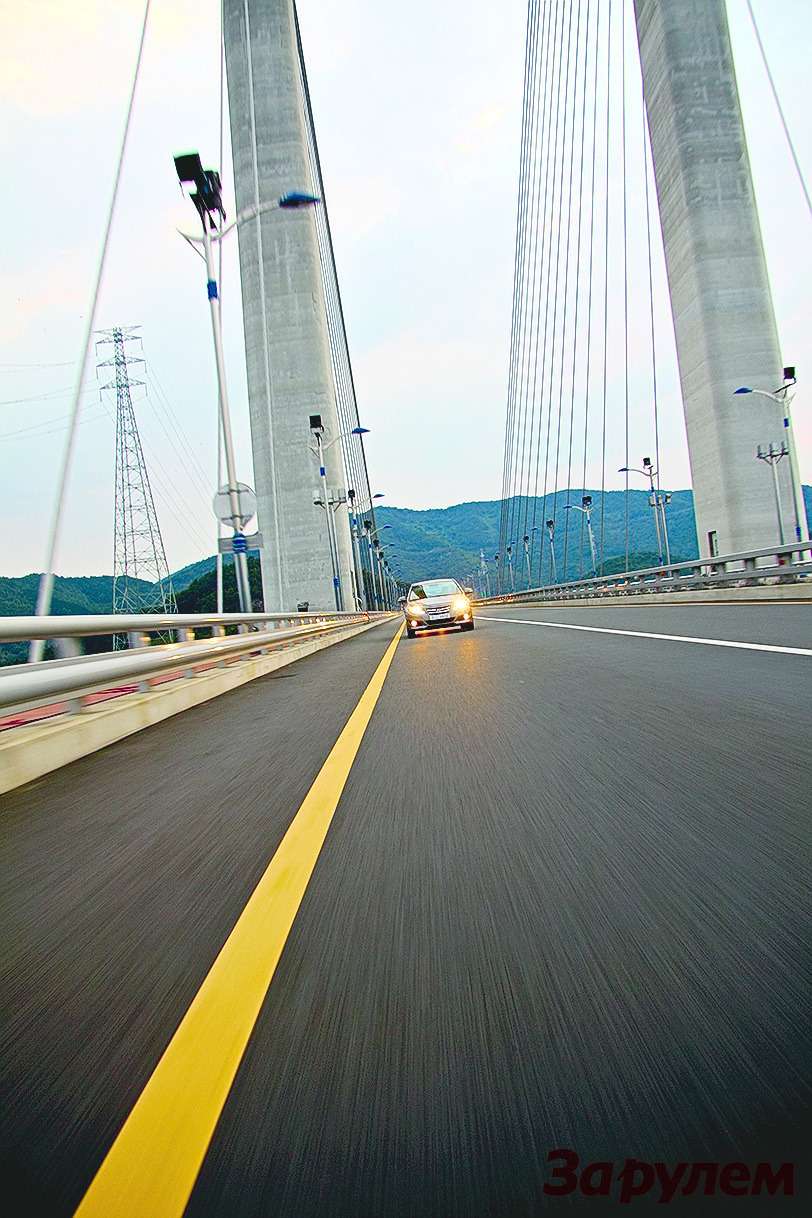 Развитая дорожная сеть, множество мостов и тоннелей внушают оптимизм и уверенность в автомобильном завтра Южной Кореи.