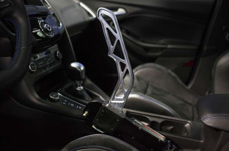 Электронный ручник для дрифта? 999 долларов, Ford Focus RS, и он ваш