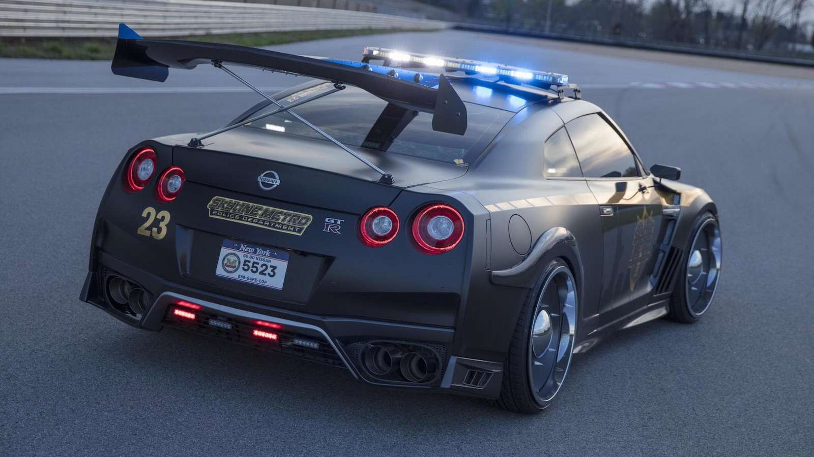 Полицейский Nissan GT-R: расслабляться ли нарушителям? — фото 733369
