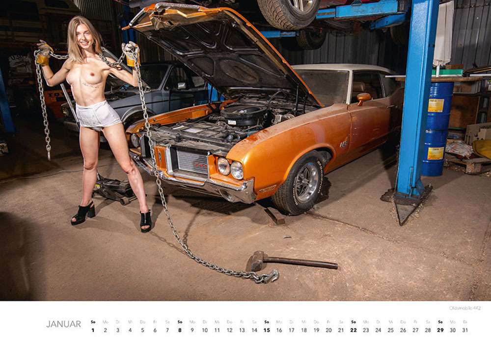 Календарь с красотками «Мечты механика-2022» вышел в свет — фото 1373191
