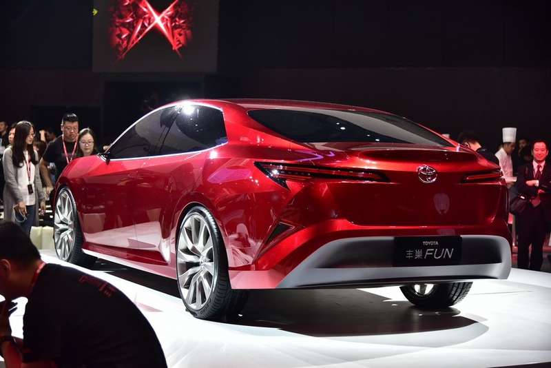 Местный диалект: Toyota намекнула на китайскую Camry