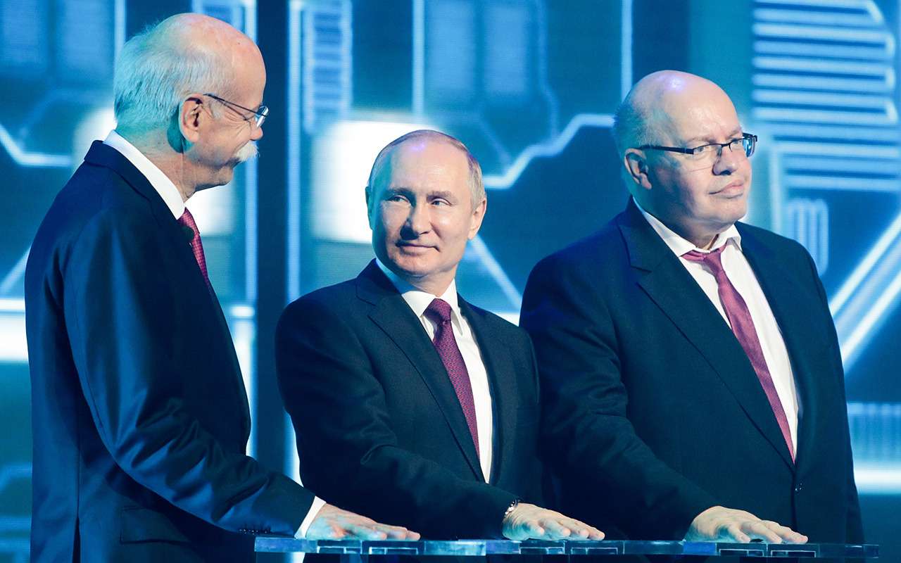 Путин открыл российский завод Mercedes-Benz — фото 963033