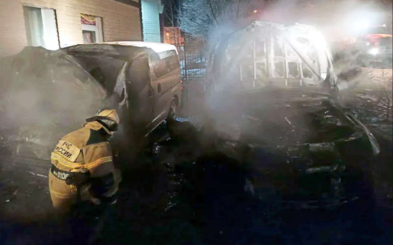 В Амурской области сожгли машины двух депутатов