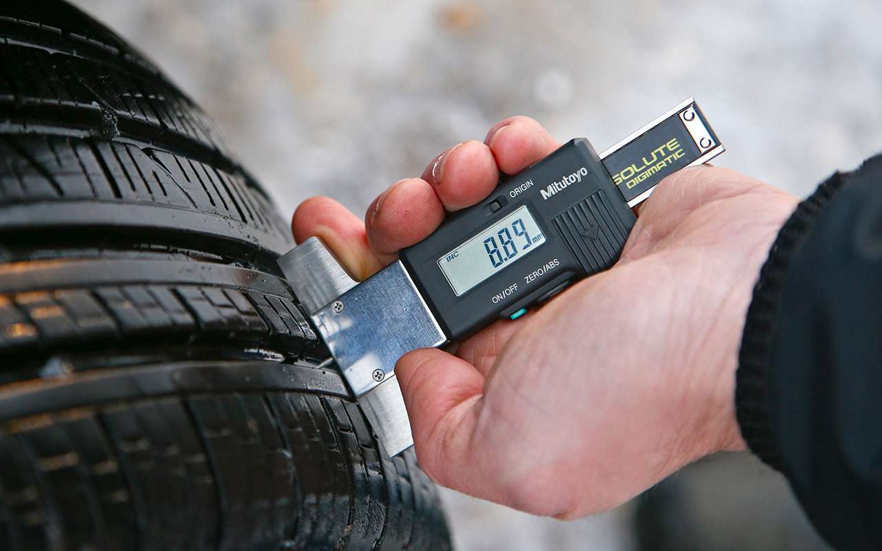 Износ штатных шин Pirelli за 8000 км составил около полутора миллиметров. Если они и дальше будут стираться в таком темпе, их хватит не меньше чем на 40 тысяч километров.