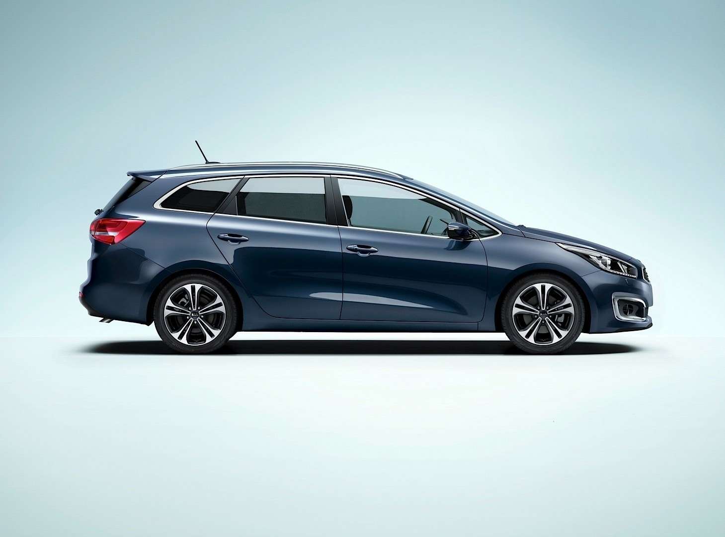 2016-kia-cee-d-brings-subtle-visual-upgrades-new-engines-and-sporty-gt-line-photo-gallery_1