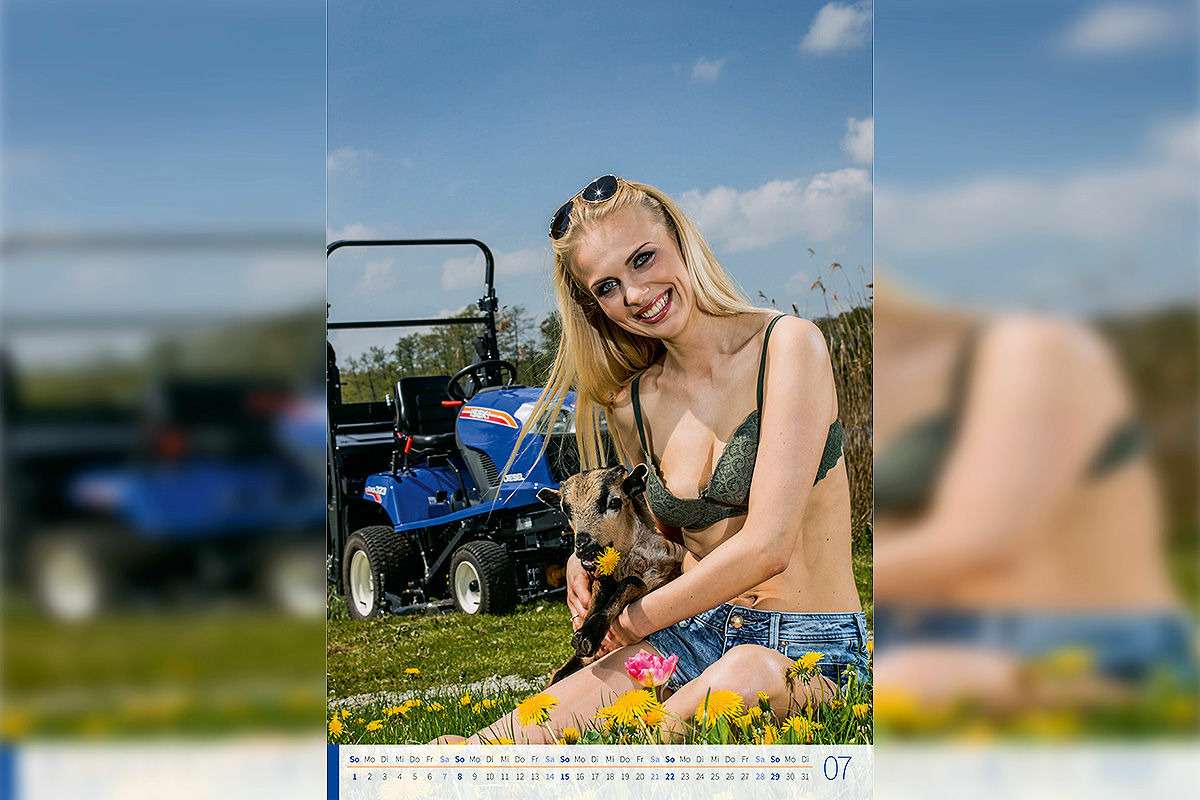 Сексапильные трактористки-2 — японско-немецкий календарь-2018 — фото 812882