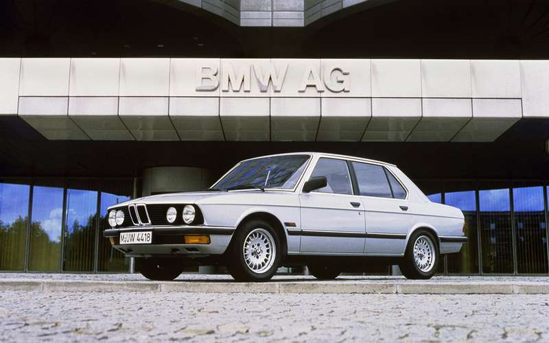 Пятая серия BMW с индексом Е28 (в данном случае 520i) — яркий представитель семейства «акул» 80-х.
