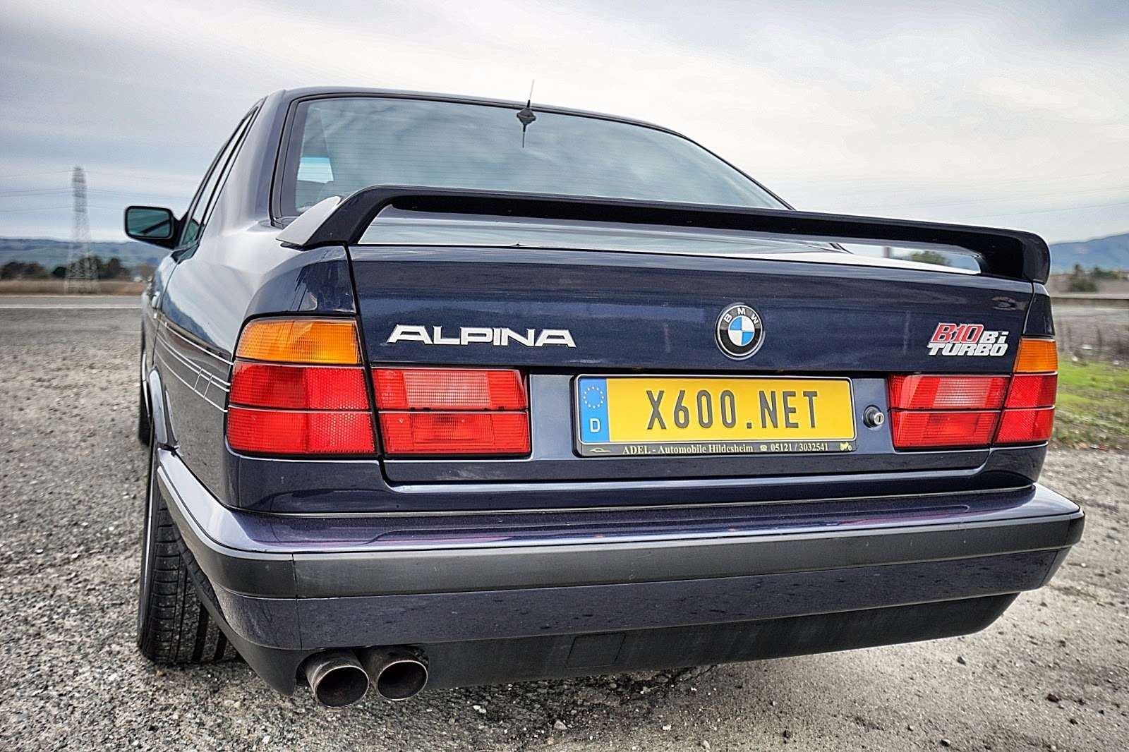 Легенда недорого: уникальная старая «пятерка» BMW выставлена на продажу — фото 695535