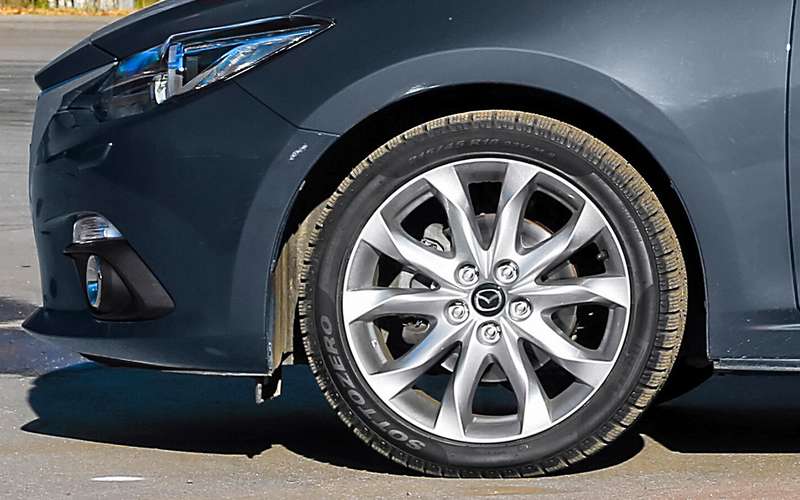 Mazda 3 с пробегом: 3 преимущества и 2 проблемы