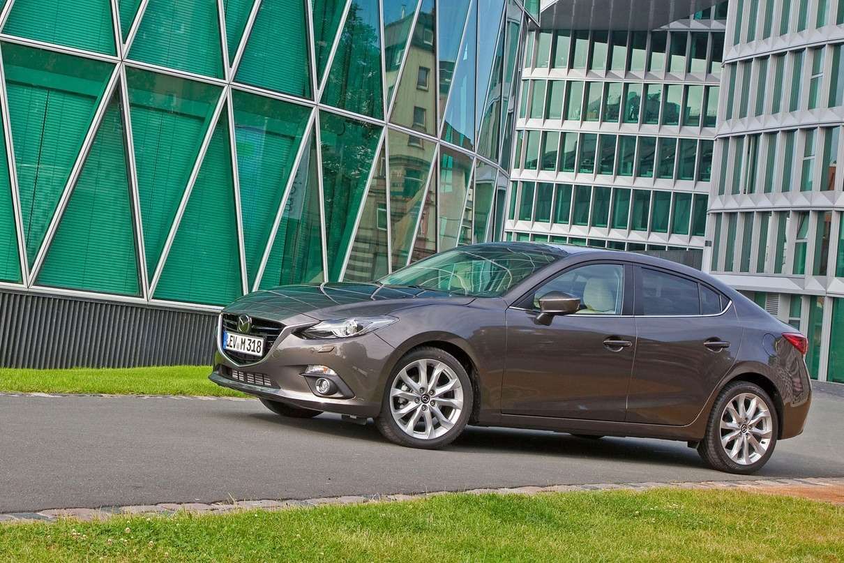 2014 Mazda3 Sedan 6[2] no copyright (6)
