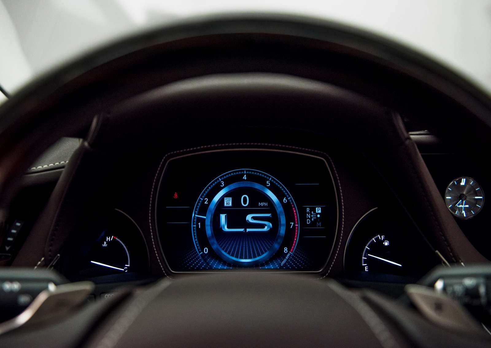 Проглотить S-класс: в Детройте дебютировал новый Lexus LS — фото 690265