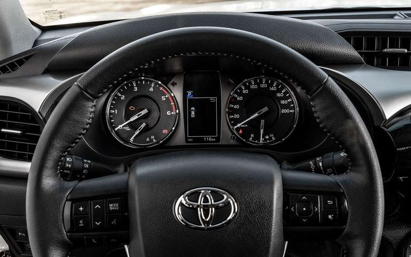 Обновленные Toyota Fortuner и Hilux: открыт прием заказов