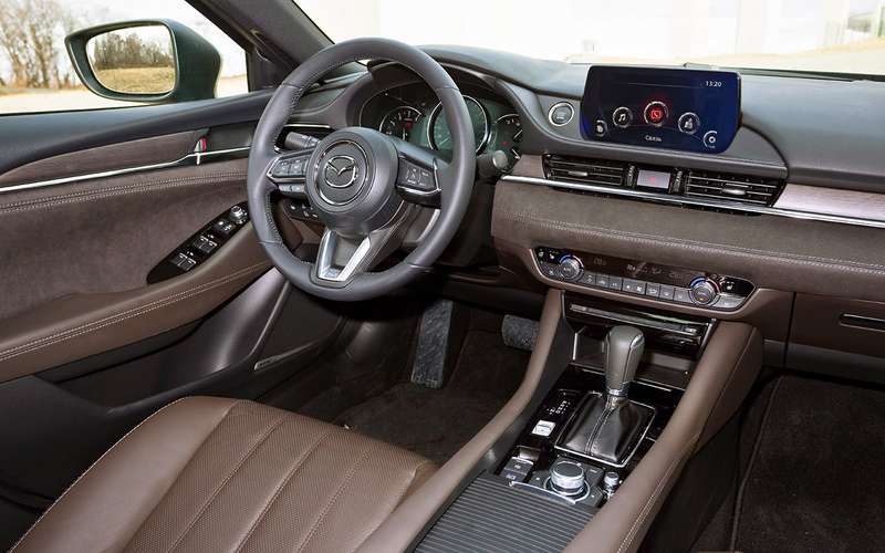Новая Mazda 6: как она на самом деле едет