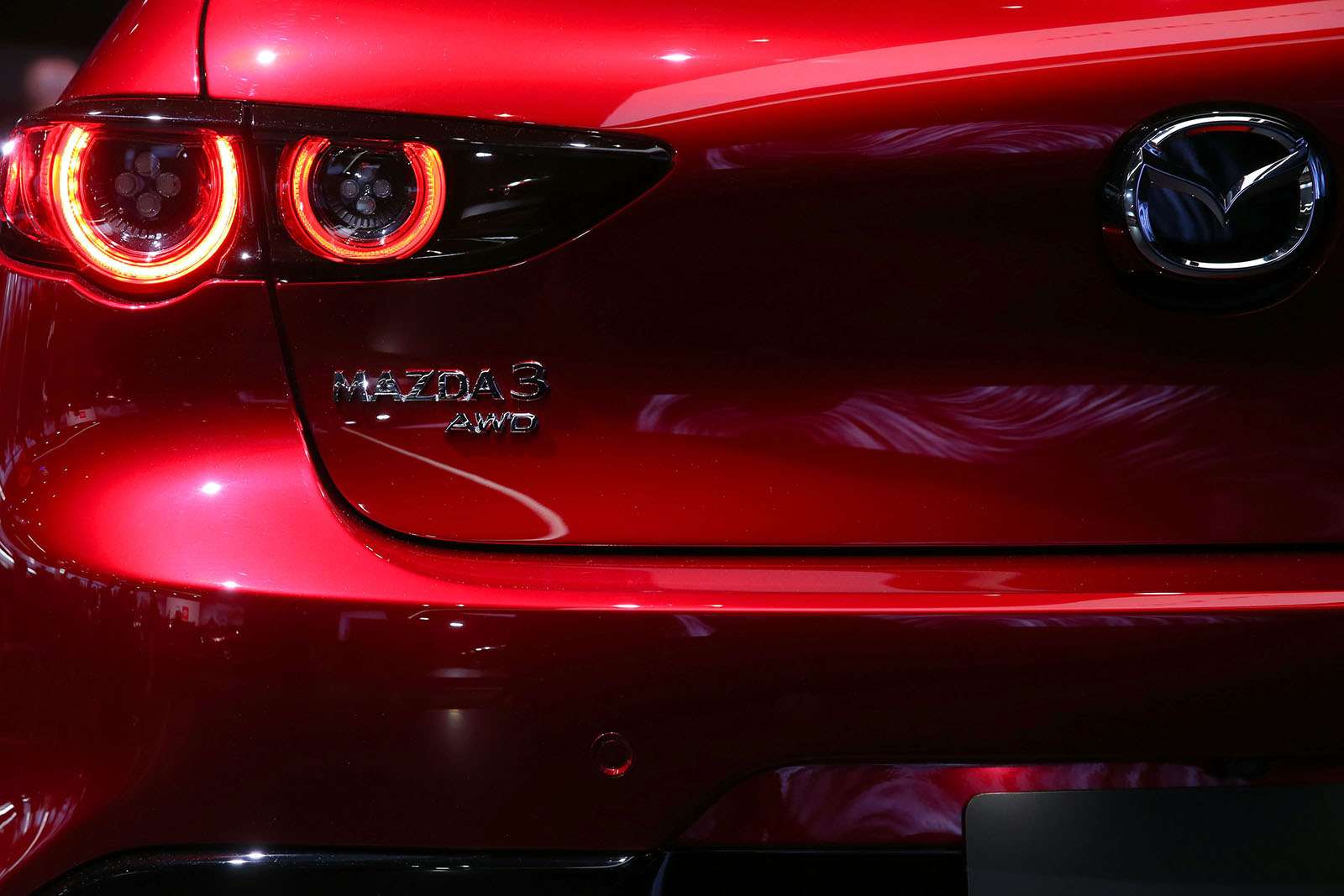 Новая Mazda 3: рассматриваем в деталях со всех сторон — фото 928236
