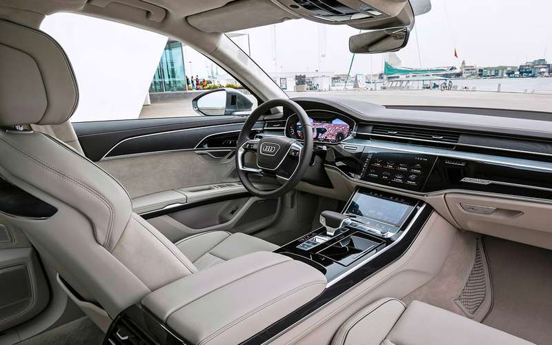 Новый Audi A8: репортаж с заднего сиденья