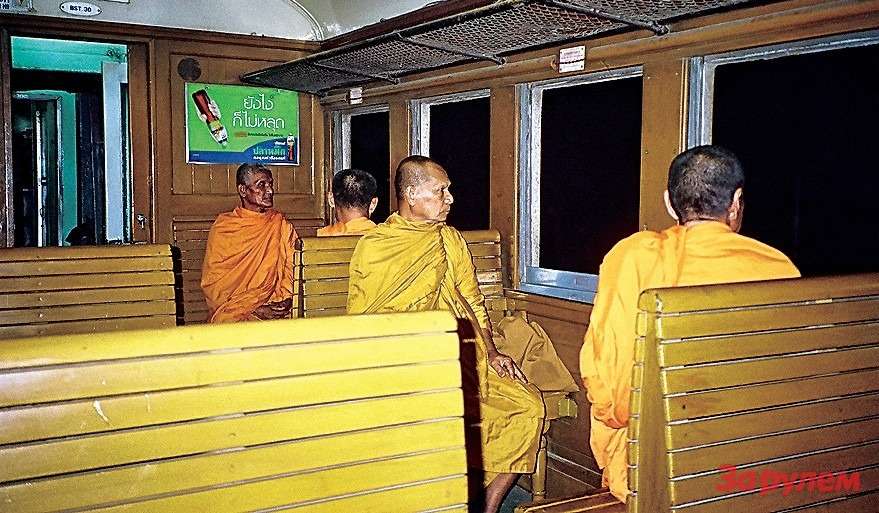 В электричках предусмотрены бесплатные вагоны... для монахов!