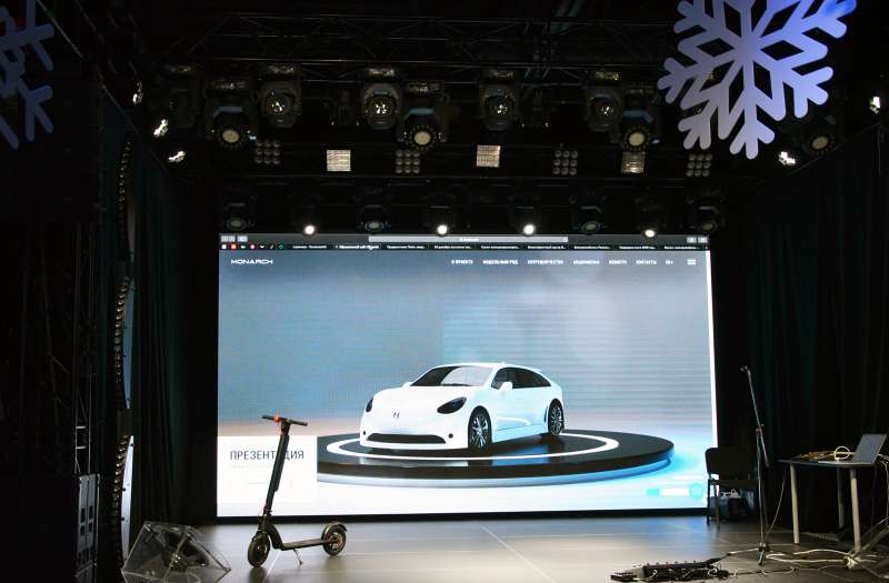 В Москве представили электрокар Monarch Concept S — сам он приехать не смог
