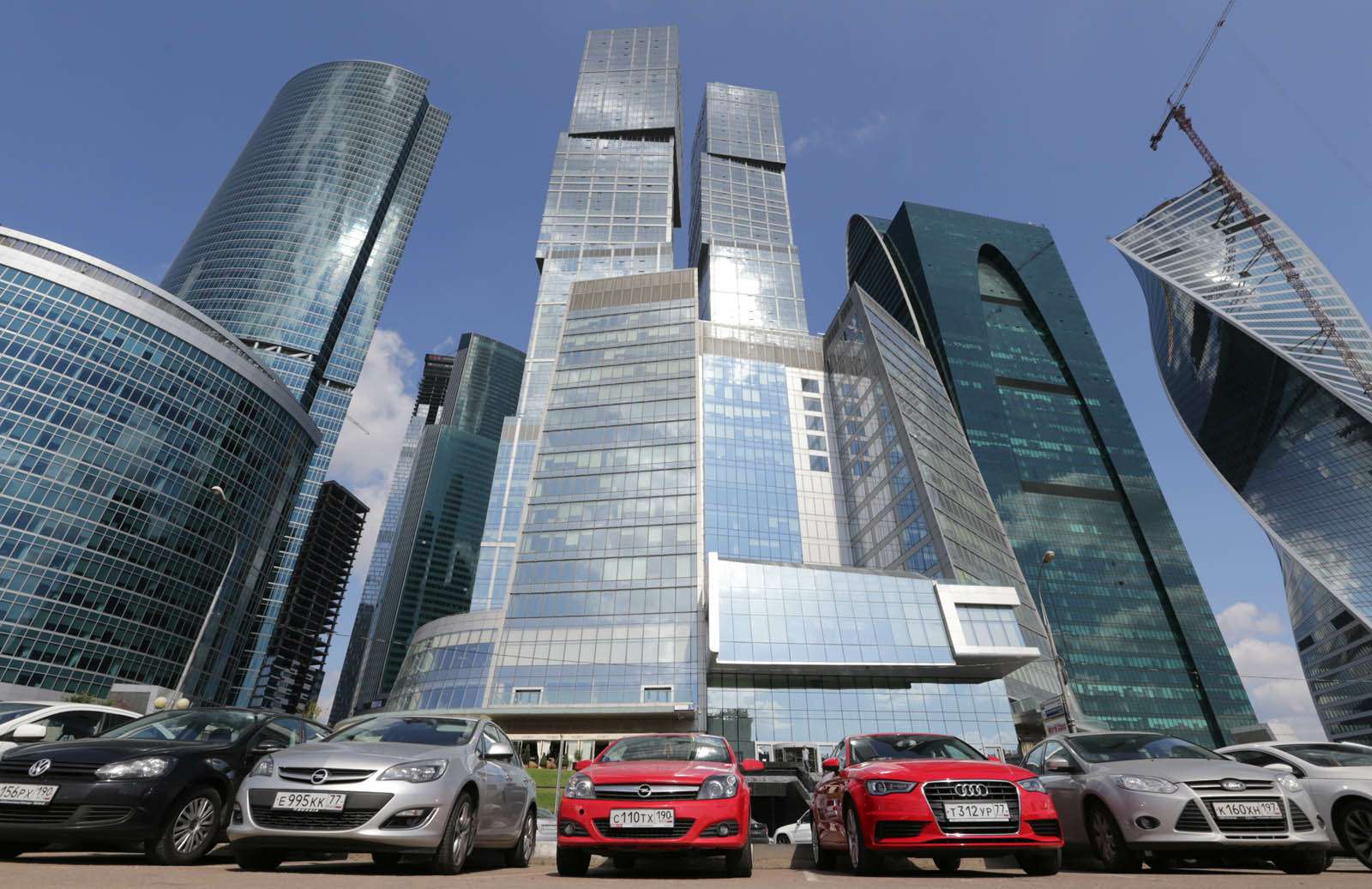 Продажи автомобилей в России в октябре снизились на 10% — фото 342646