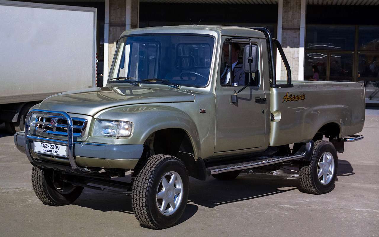 ГАЗ‑2309 – пикап с задним приводом и уже с иными подвесками, спереди – зависимой ­пружинной.
