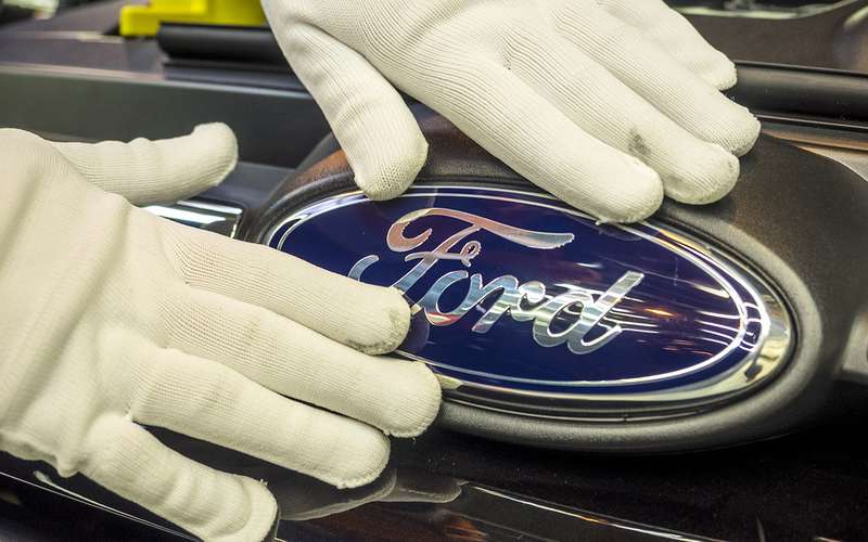 Ford допускает закрытие двух заводов в России