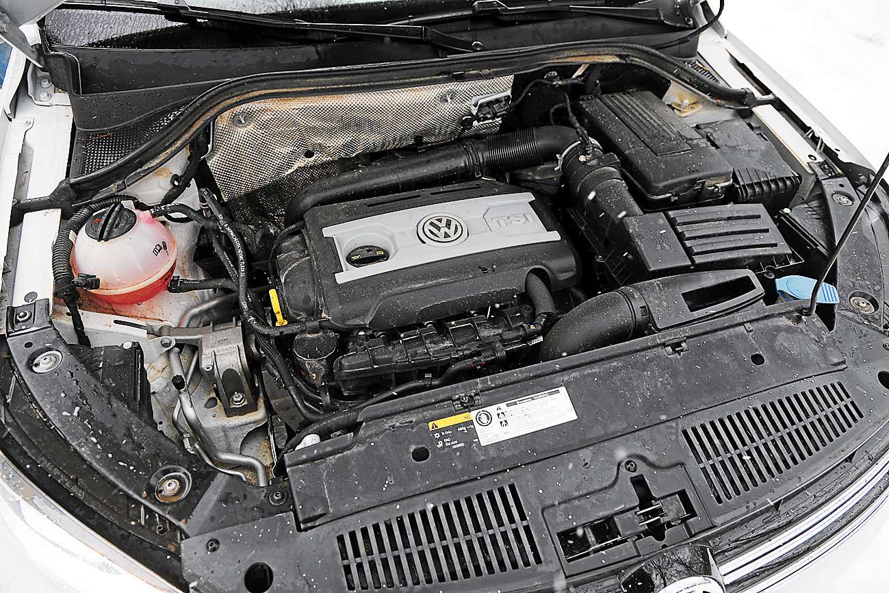 Volkswagen Tiguan R-Line. Главное в этом кроссовере – двигатель. Он одновременно мощный, легкий и экономичный
