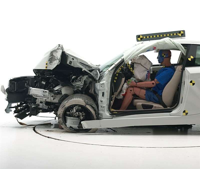 BMW 2-серии получила высшие оценки безопасности