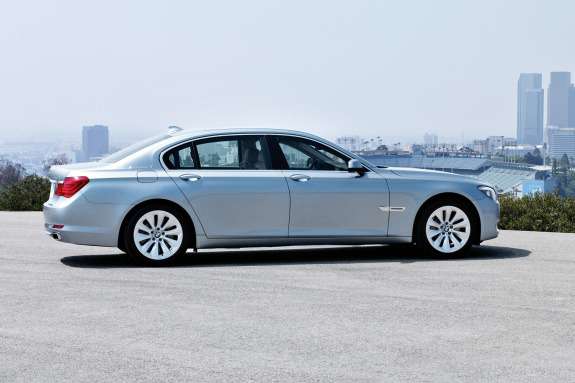 BMW 7 ActiveHybrid side view