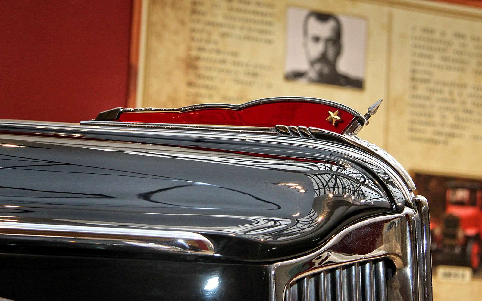 Выставка автомобилей ЗИЛ в Сокольниках