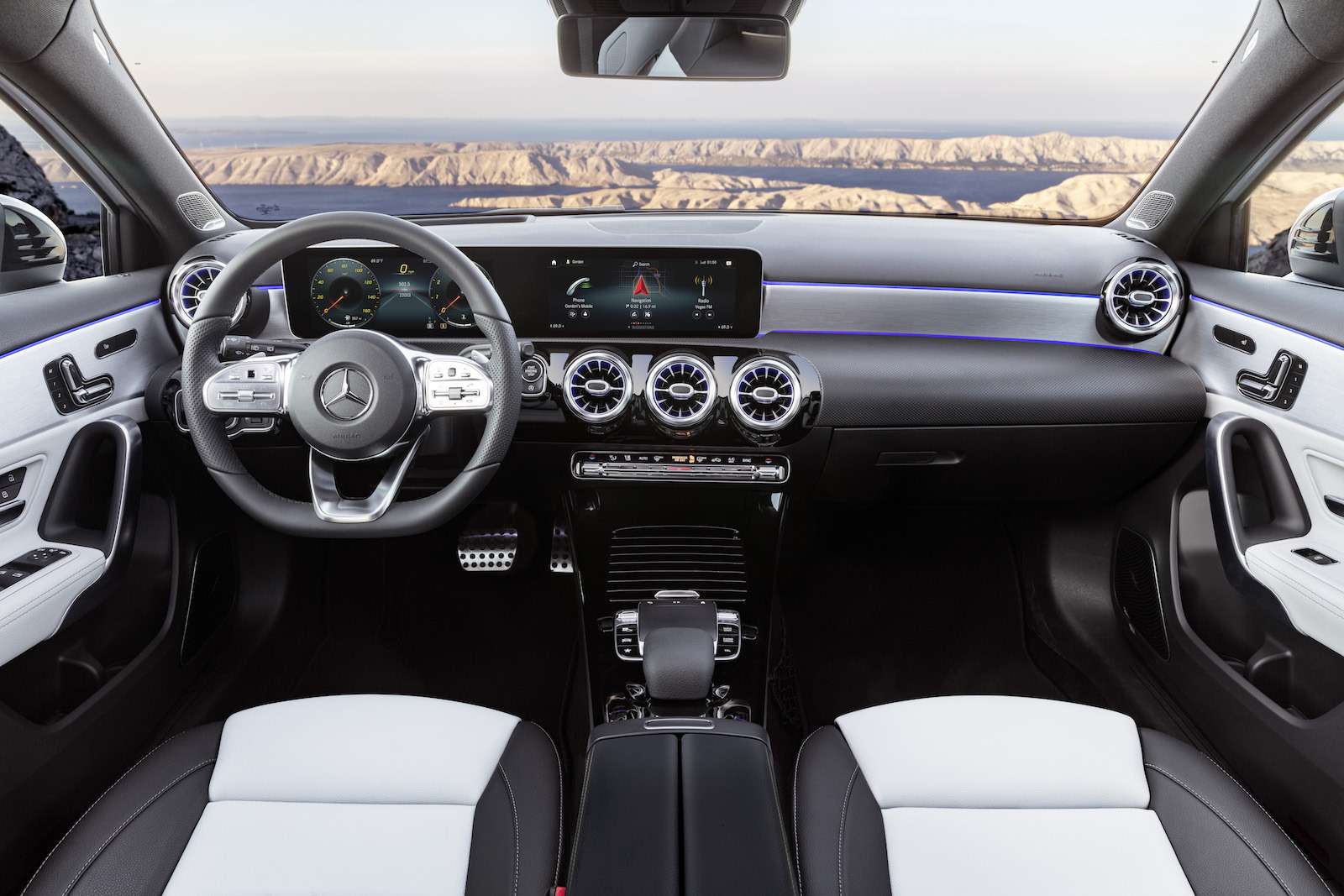 Интерьер нового Mercedes-Benz A-класса
