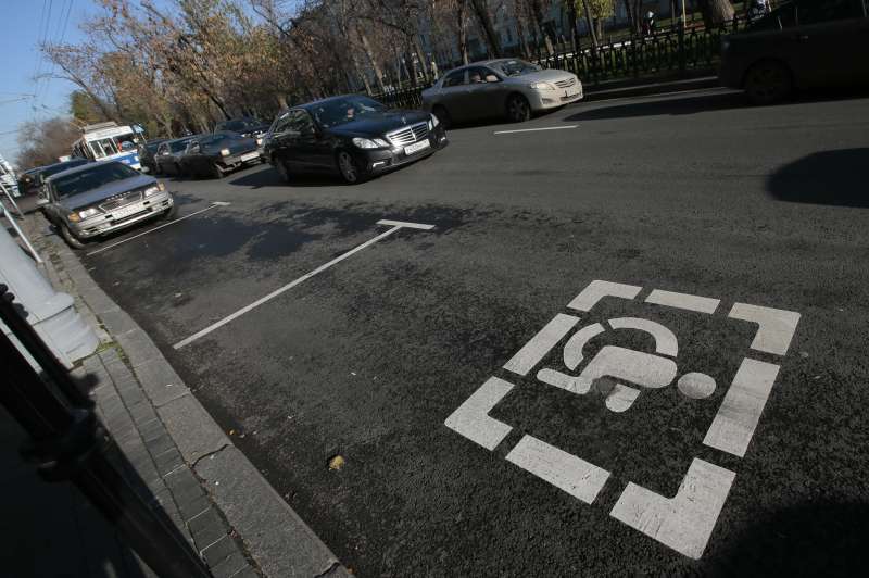 Госдума хочет расширить парковочные возможности для инвалидов