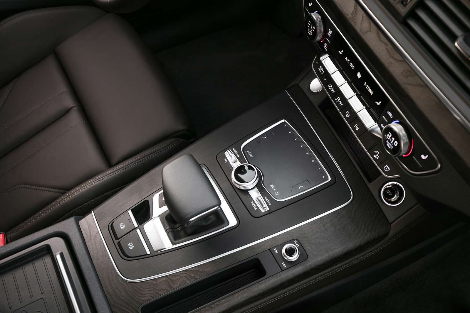 Объявлены рублевые цены на новый Audi Q5 — фото 739852