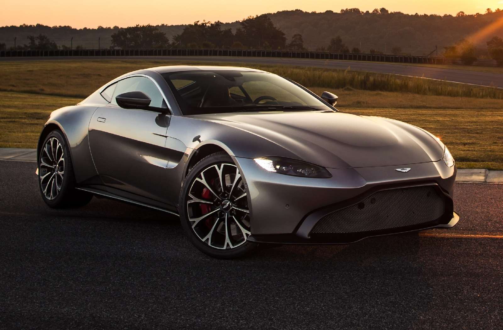 Проверено Джеймсом Бондом: представлен новый Aston Martin Vantage — фото 818862