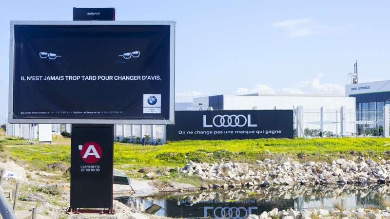 Audi и BMW потроллили друг друга на билбордах