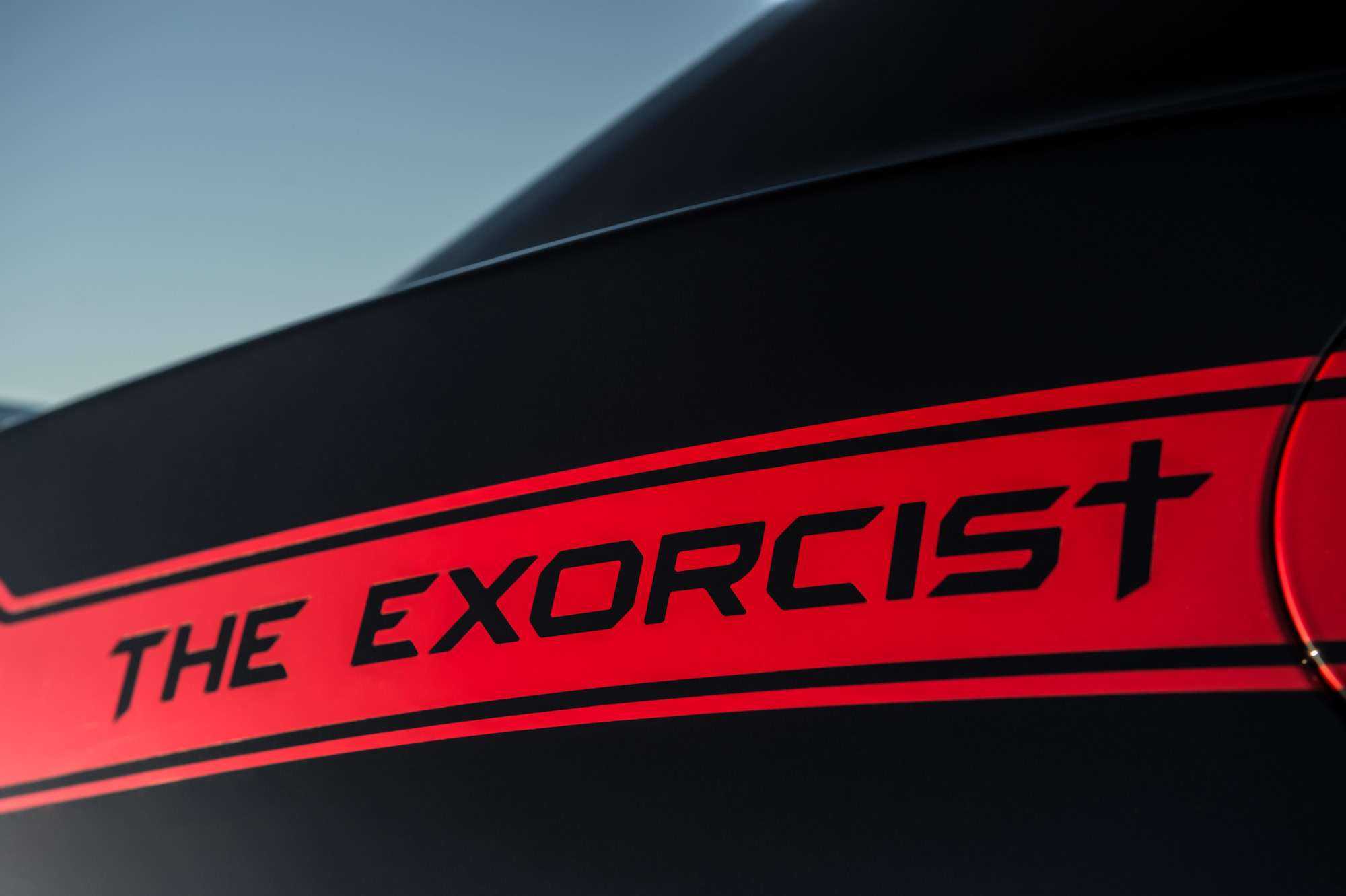 Изгоняющий Демона: Chevrolet Camaro ZL1 стал Экзорцистом — фото 732721