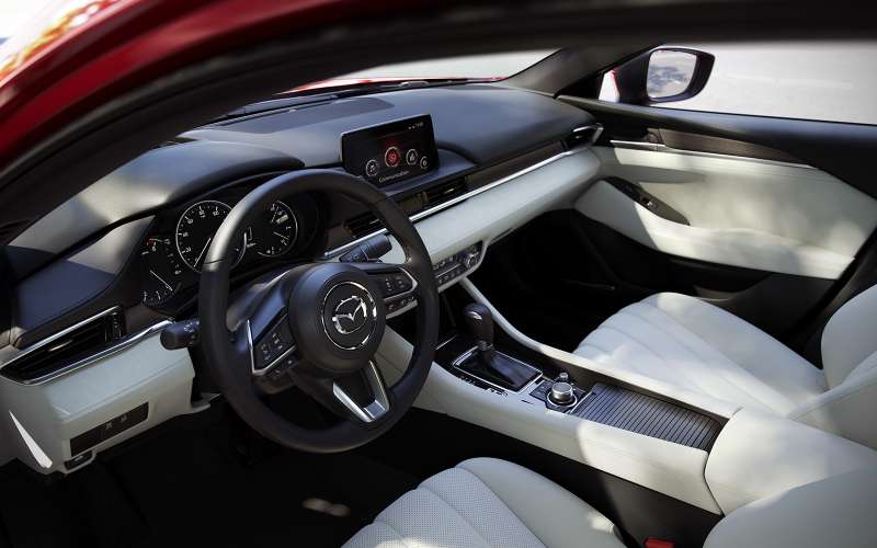 Обновленная Mazda 6 — дорого и богато