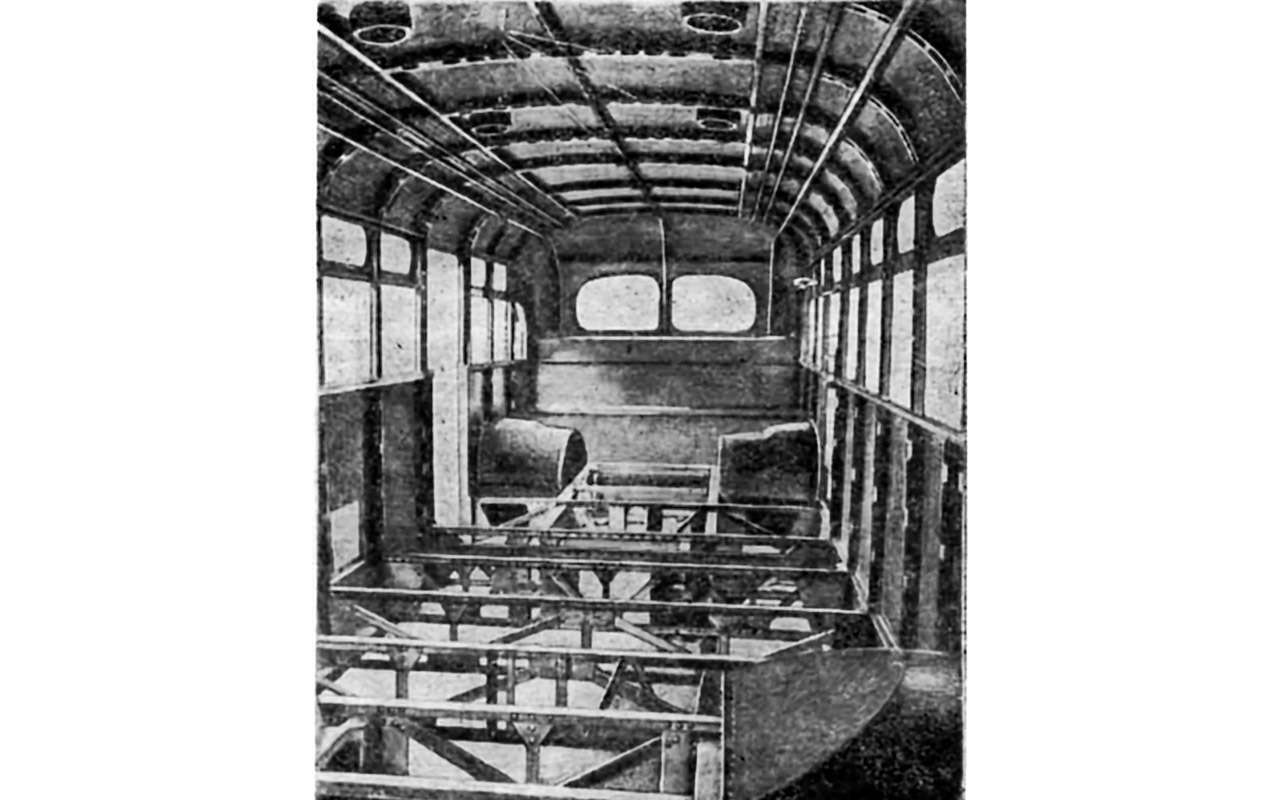 ЗИС‑154 – первый серийный советский автобус с несущим кузовом. Рамы в привычном понимании – в сборе с агрегатами – самоходной, у него не было. В основе кузова лежало мощное сварное основание. От него вверх шла стальная ферма, на которую и крепили обшивку боковин и крыши.
