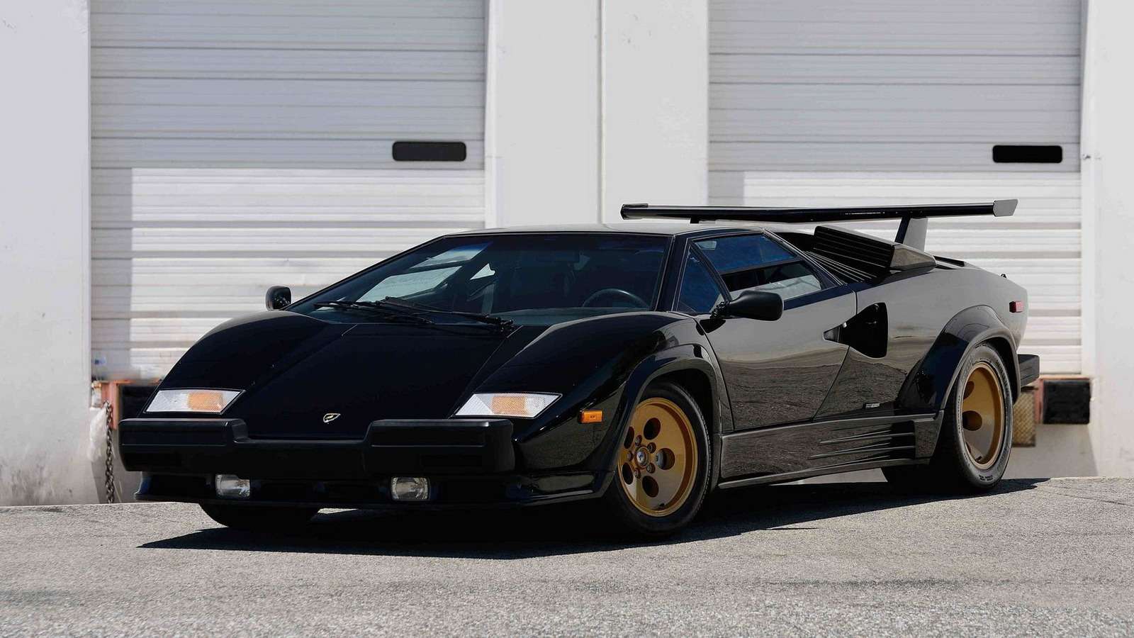 Сотни тысяч за мечту подростка 80-х: Lamborghini Countach в состоянии нового — фото 617646