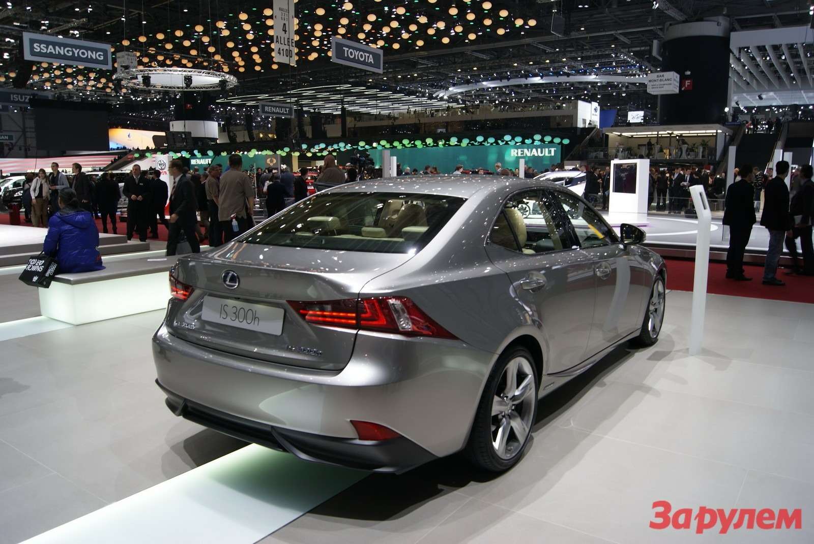 Lexus_iS300_hybrid