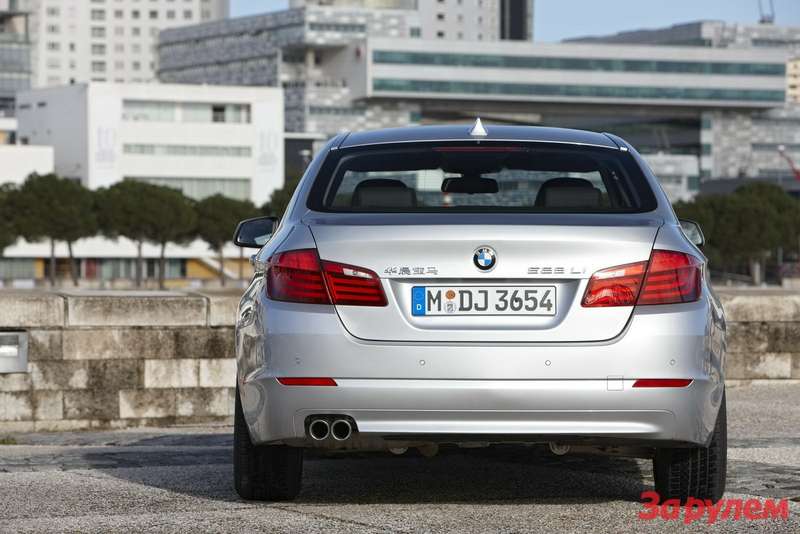 2011-BMW-5-Series-LWB3