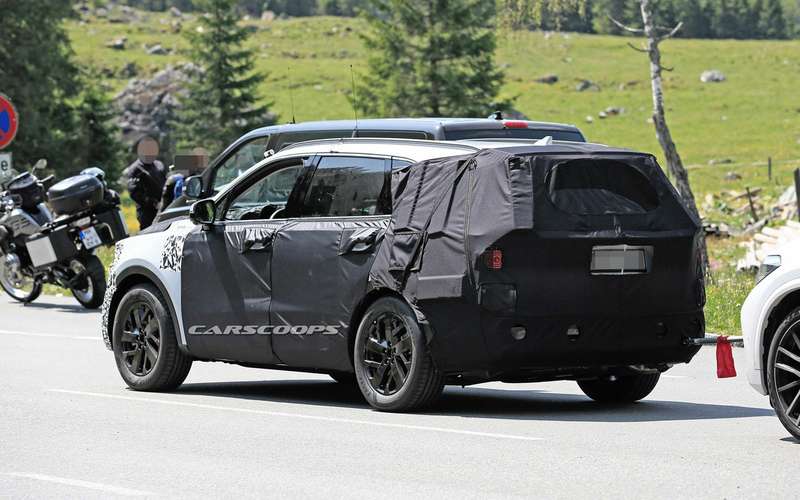 Kia Sorento нового поколения копируют с BMW X5