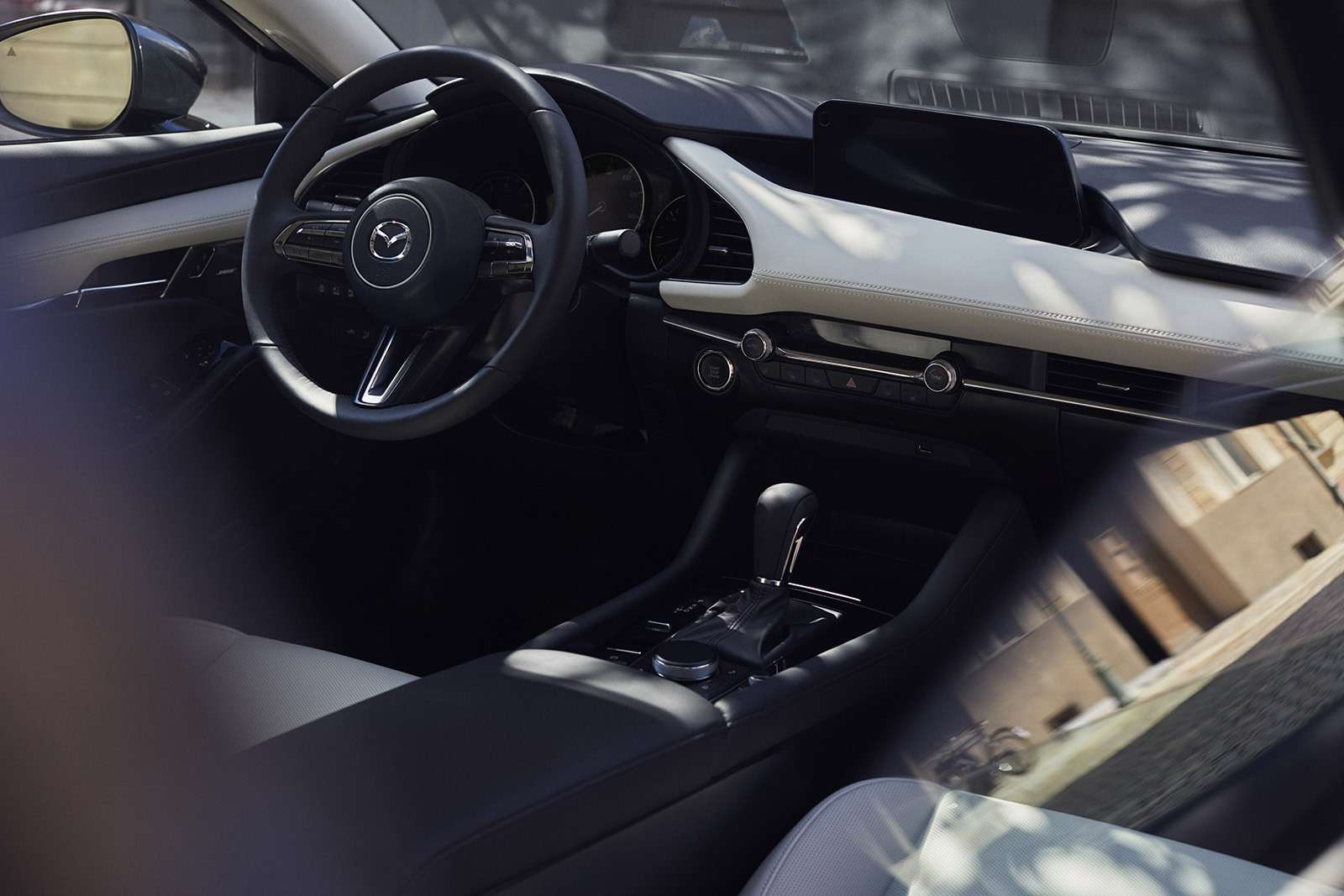 Новая Mazda 3: рассматриваем в деталях со всех сторон — фото 928228
