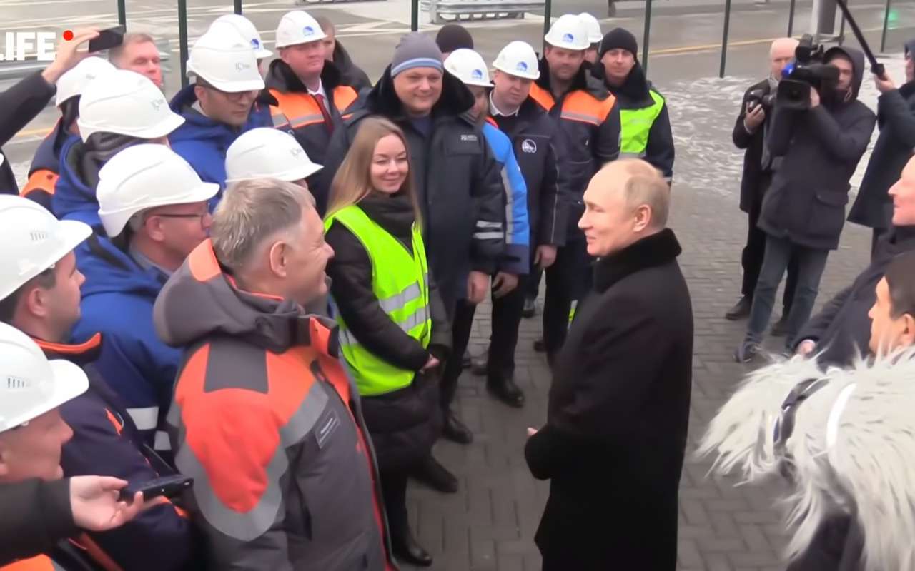 Путин открыл скоростную платную трассу М-11 «Москва — Санкт-Петербург». Имя ей — «Нева» — фото 1011961