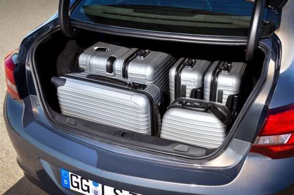Opel Astra Sedan luggage compartment