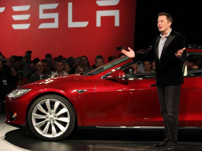 Президент компании Tesla Motors Элон Маск негативно отозвался о перспективах развития транспорта на водородном топливе