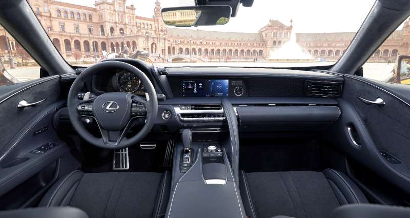 Объявлена рублевая цена на японский суперкар Lexus LC 500