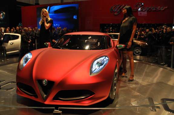Alfa Romeo 4C Concept front view