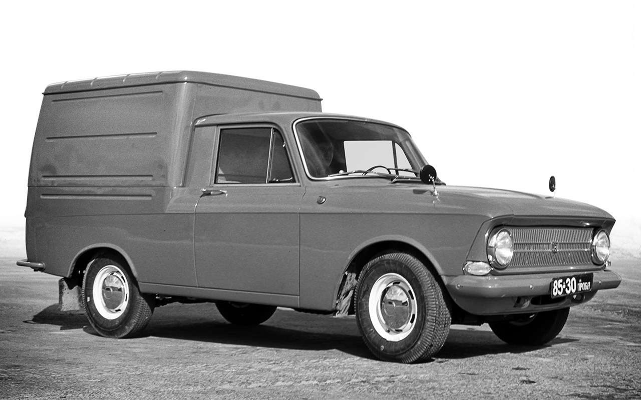 ИЖ‑2715 – высокий, в отличие от московского, фургон (а также пикап) производили в разных версиях в 1972–2001‑х годах.
